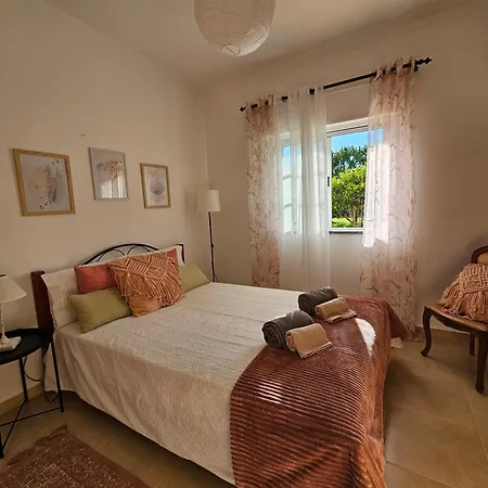 Casa Oliveiras - Piscina Privada, Jardim, Perto Da