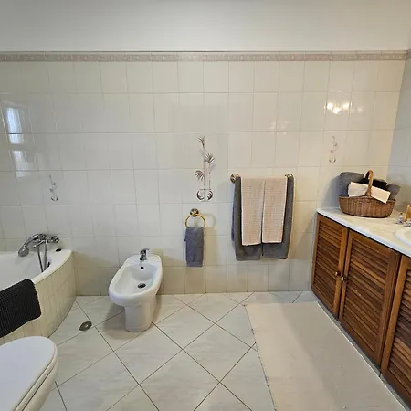 Casa Oliveiras - Piscina Privada, Jardim, Perto Da Villa