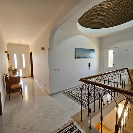 Casa Oliveiras - Piscina Privada, Jardim, Perto Da Villa